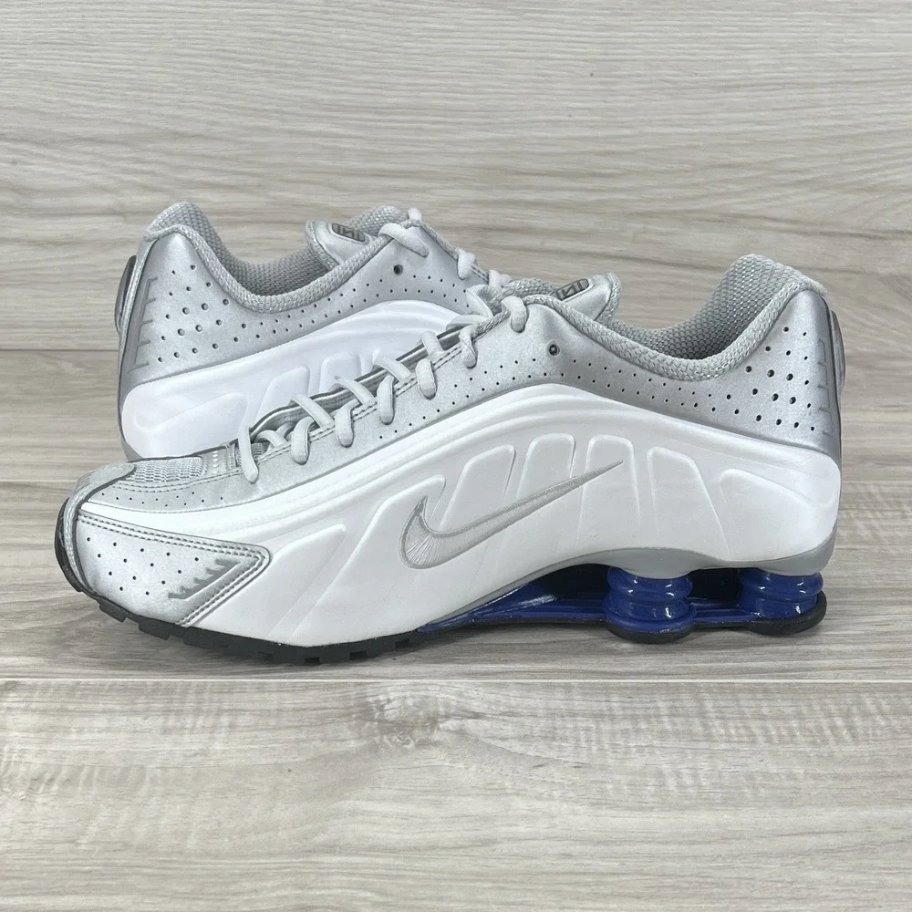 Nike Shox R4 Metallic Silver Deep Royal Blue Men's 9.5 HQ1988-102 New